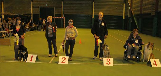 BESTE VETERAN SØNDAG - Dommer: Dan Ericsson, Sverige. 1. Pomeranian - N S UCH NV-02 POM-CLASSIC RAIBOW RIDER. Eier: Eva Forthun og Stephen McQuiston, 5355 Knarrevik. 2.