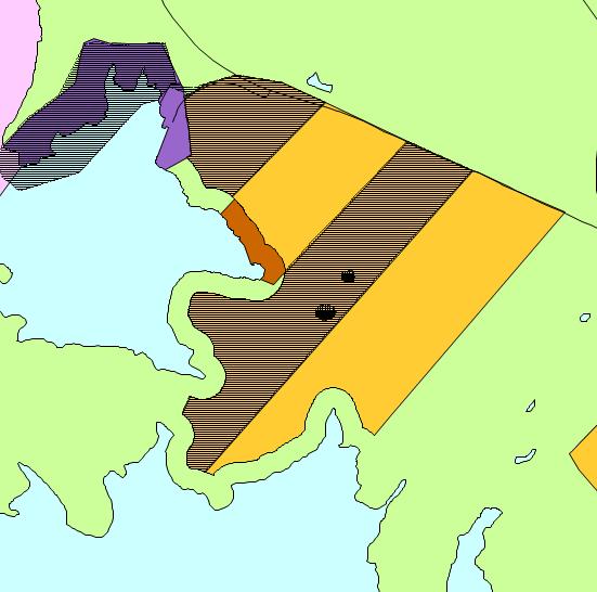 sjø. Kommuneplanens arealdel har avsett området til fritidsbebyggelse, LNF i 25-metersbeltet og bruk og vern av sjø og vassdrag med