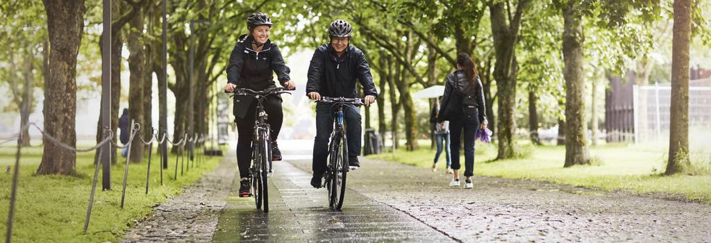 Vi skal bevege oss grønt, raskt og rimelig Fylkeskommunen har ansvar for kollektivtilbudet. Dette er en nøkkel til det grønne skiftet.