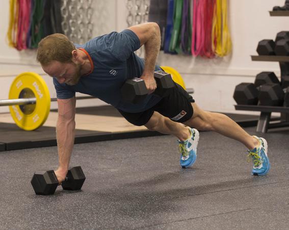 Gjør en push-up, trekk deretter opp den ene armen og slipp den