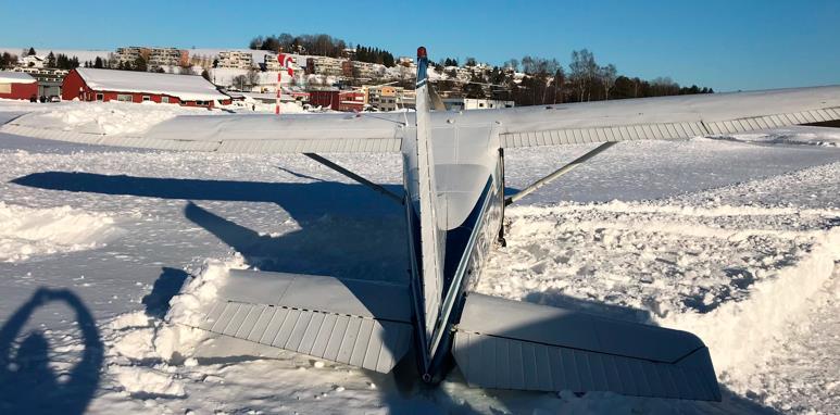 Statens havarikommisjon for transport Side 2 FAKTISKE OPPLYSNINGER Fartøysjefen skulle gjøre en innflyging og landing på Kjeller flyplass (ENKJ) med tre passasjerer om bord etter retur fra