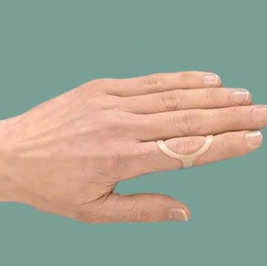 OVAL-8 fingerskinne ART.NO 41008 Oval-8 fingerskinne er en nett, hudfarget plastskinne. Den tynne, lette skinnen merkes knapt når den sitter på fingeren. Skinnen sitter godt og trenger ikke teipes.