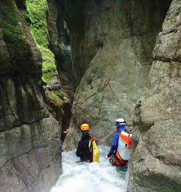 Canyoningkurs Im Winter gab es lediglich einen Einsatz. Am 24. Dezember, gegen Nachmittag verschüttete ein Schneebrett die Skiroute Luchere bei der Steffisalp.