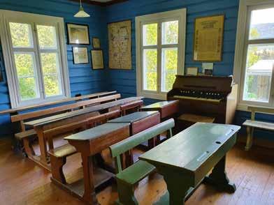 Skolen bestod av et stort rom som skolesal, samt kjøkken, kammers og stue til lærerleilighet. Et vanlig grunnplan for skolebygninger fra perioden. Skolen i Ringelia ble påbygget over tid.