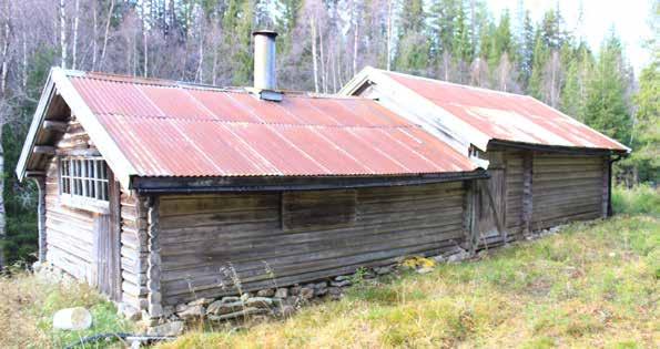 Koia har autentisk interiør fra da den ble brukt som husvære i skogbruket. Så vidt kommunen har oversikt er Kimbekkhytta en av to bevarte eksempler i Søndre Land med sammenbygging av koie og stall.
