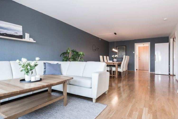 HALMSTAD - RYGGE PRISANT. 2 050 000,- Stor 2 roms leilighet, lys og pen - stor terrasse med solrik beliggenhet.