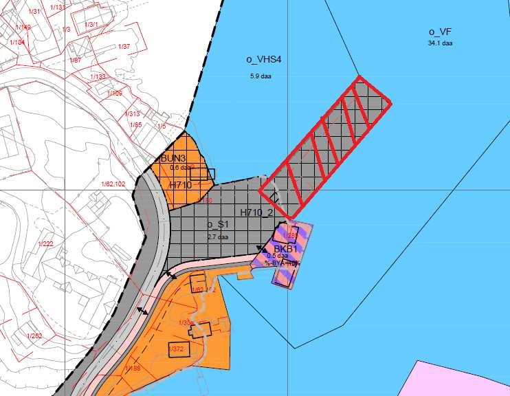 LURØY KOMMUNE Side 8 av 11 Som grunneier og "nabo" til Vika (som vi kaller "Molvikbukta) ber jeg om at min protest tas til følge. Kommentar.