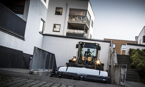 Holms PL Eliminere mengden støv med vår Dustbusterpakke Holms PL er en fleksibel feiemaskin for kompaktlastere, traktorer og skidsteers.