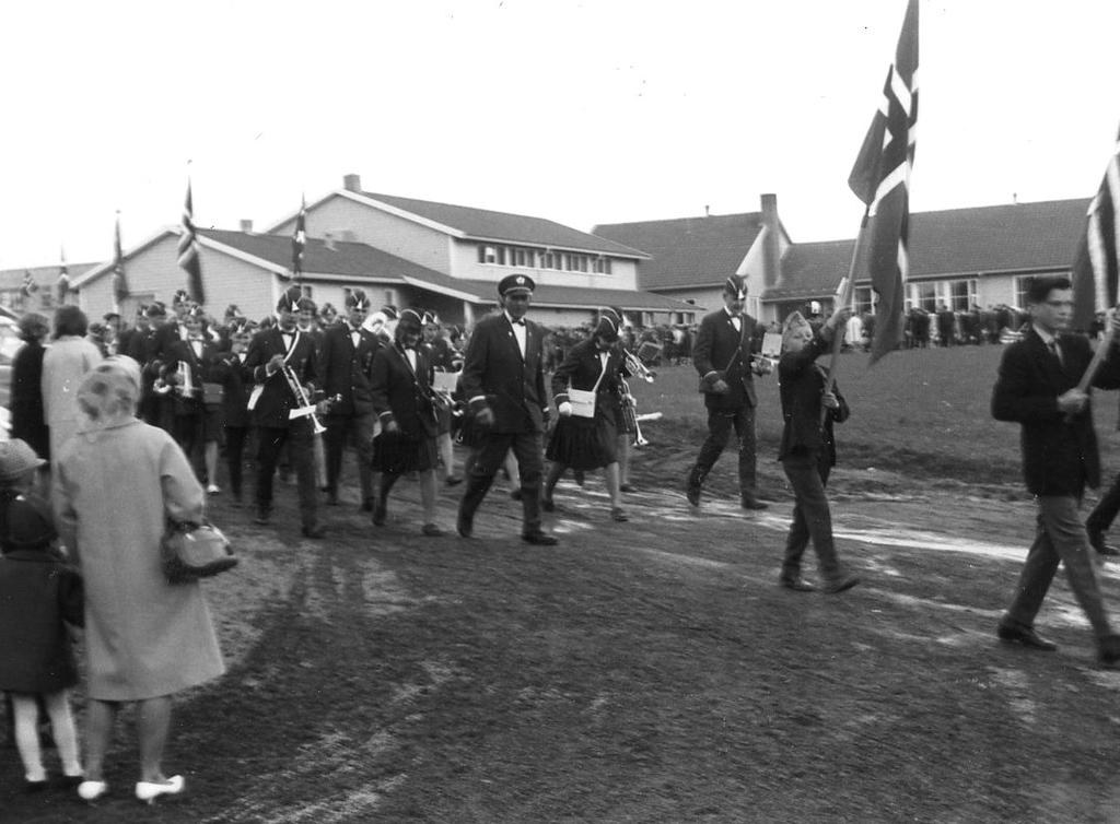 I 1961 ble støtteforeningen for Skolemusikken ble stiftet. Dette er egentlig en litt rar historie, for skolekorpset selv har i alle år hevdet at Gjerdrum Skolekorps ble stiftet i 1961.