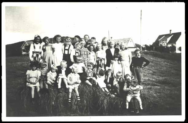 Solvang har alltid vært en populær plass for barn og unge, og de samlet seg