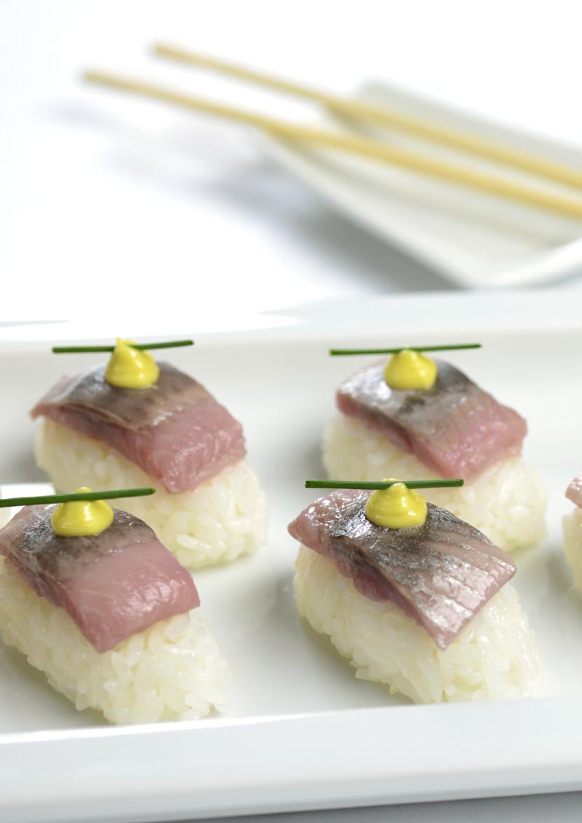Nordisk sushi Sushi er populært. Benfrie og ferdig kuttede sildebiter gjør det enkelt å bruke sild til sushiretter.
