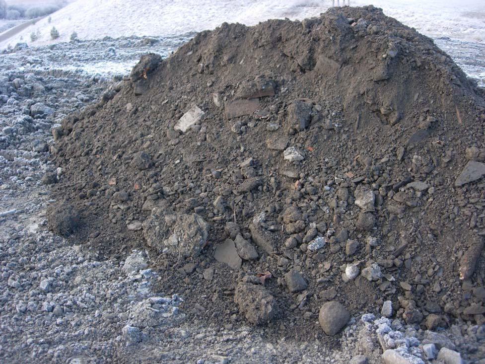 Foto 3: Nylig tippede gravemasser i østre del