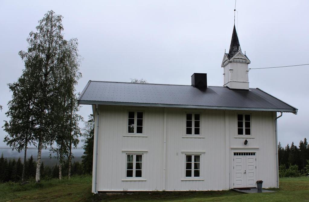 Risberget kirkesal Etter omvisningen i Våler kirke, satte vi oss på bussen og kjørte videre til Risberget kirkesal.