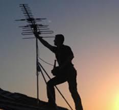 Du har fått kvelds- og helgejobb i Antennekompaniet AS. Antennekompaniet driver med salg, montasje og service på mindre kabel-tv anlegg.