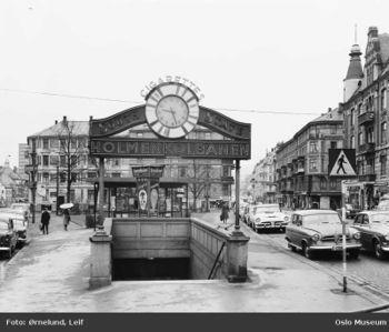 Valkyrie stasjon Stasjonen ble anlagt der som følge av raset i 1912 I 1928 ble tunnelen til Nationaltheatret stasjon