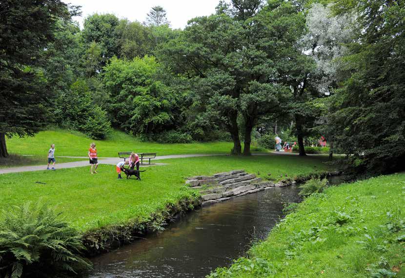 Sandvedparken er en forlengelse av Stokkalandsvatnet fra Ganddal, helt ned mot