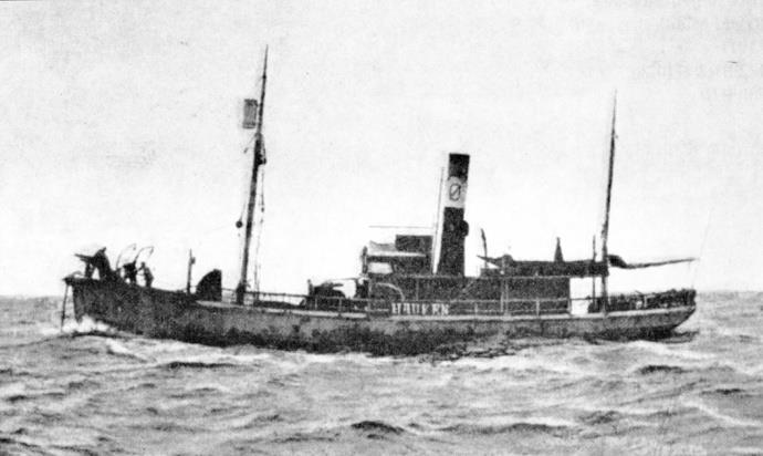 SFJ00219230720001 DS/Hvb LOPRA som HAUKEN. Bilde fra boken "DAMP-Damskipets æra i Vestfold". 1923 DS/Hvb LOPRA (SFJ003192307) Type: Dampskip, hvalfanger steam ship, whale catcher.