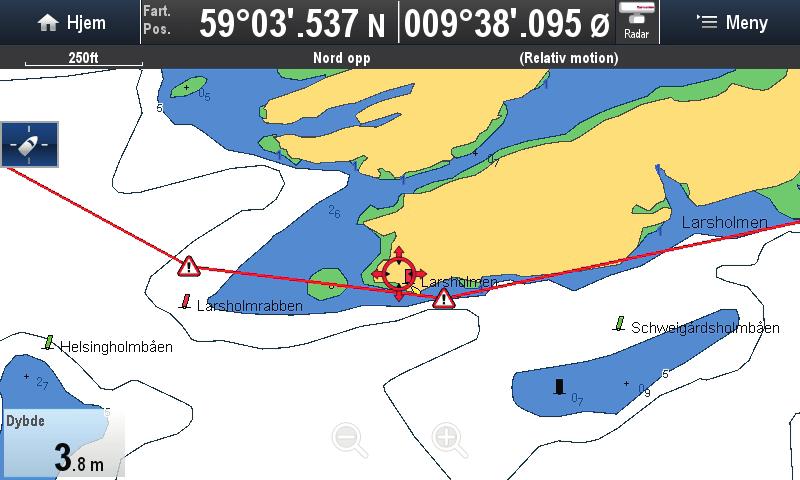 SKREKKENS EKSEMPEL: Her legger C-Map ruteforslaget på feil side av en stake, over en grunne og deretter over land.