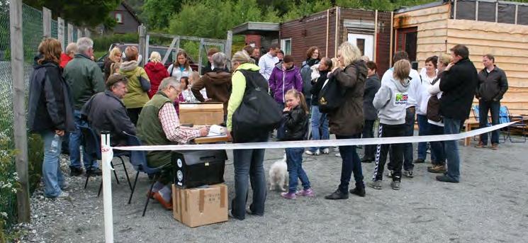 Fra BSBKs Familiedag på Myrbø Dyresenter Søndag 13. juni arrangerte BSBK familiedag for medlemmene i klubben. Været var for en gangs skyld på vår side og fremmøtet av medlemmer var meget godt.