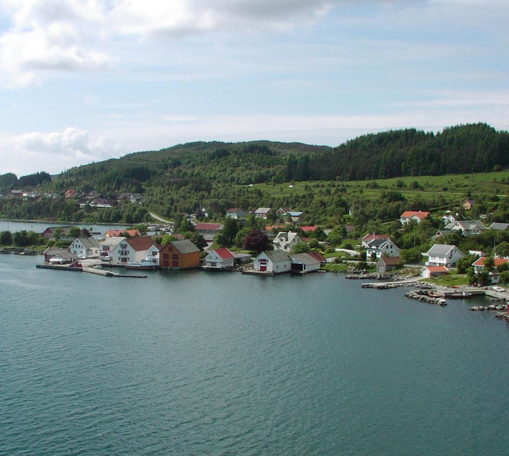 Miljø og natur å ta vare på den varierte og fine naturen i kommunen. å legge til rette for balansert bruk av naturen til friluftsliv. stimulere til tiltak som kan stoppe tilgroing.