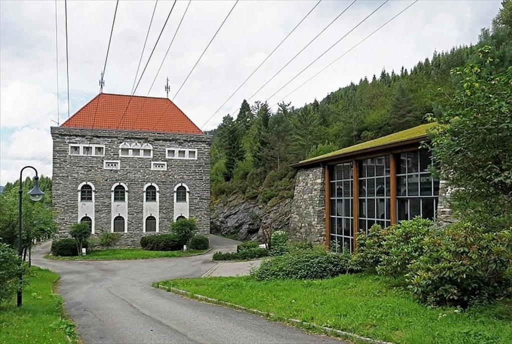 Den lokale potten med midlar til Den kulturelle skulesekken vert brukt til å setje opp eit program lokalt på Osterøy, samt til produksjon av nye førestillingar.