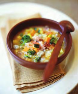 variant av den klassiske, italienske minestronesuppen, men med ris i stedet for pasta. Serveres gjerne med ferskt brød og et dryss parmesan på toppen.