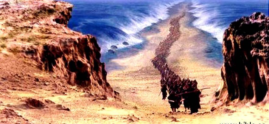 gikk alle gjennom havet. Alle ble døpt til Moses i skyen og i havet.