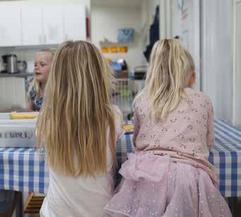 APRIL - VI FORTSETTER MED FORELDRESAMTALER PÅSKE: Barnehagen har vanlig åpningstid mandag 6. april 