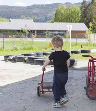 UTELIV Når du valgte Bergerbakken barnehage håper vi det er fordi du ønsker at barnet ditt skal bli glad i å være ute. Det kreves nok litt ekstra av deg som forelder i fht vår utelivsprofil.