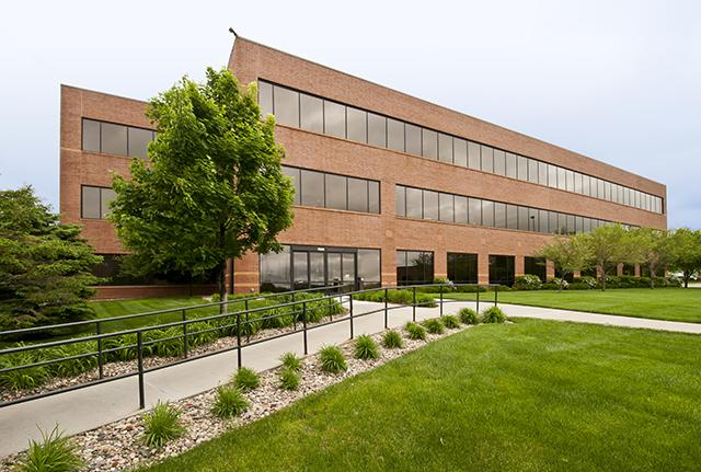 OFFICE FOR SALE 7350 World Communitcations Drive Building 7350 World Communications Drive Omaha, E (72nd Street & I-680) BUILDIG DATA SITE DATA FIACIAL DETAILS $9,160,000 World Communications Park