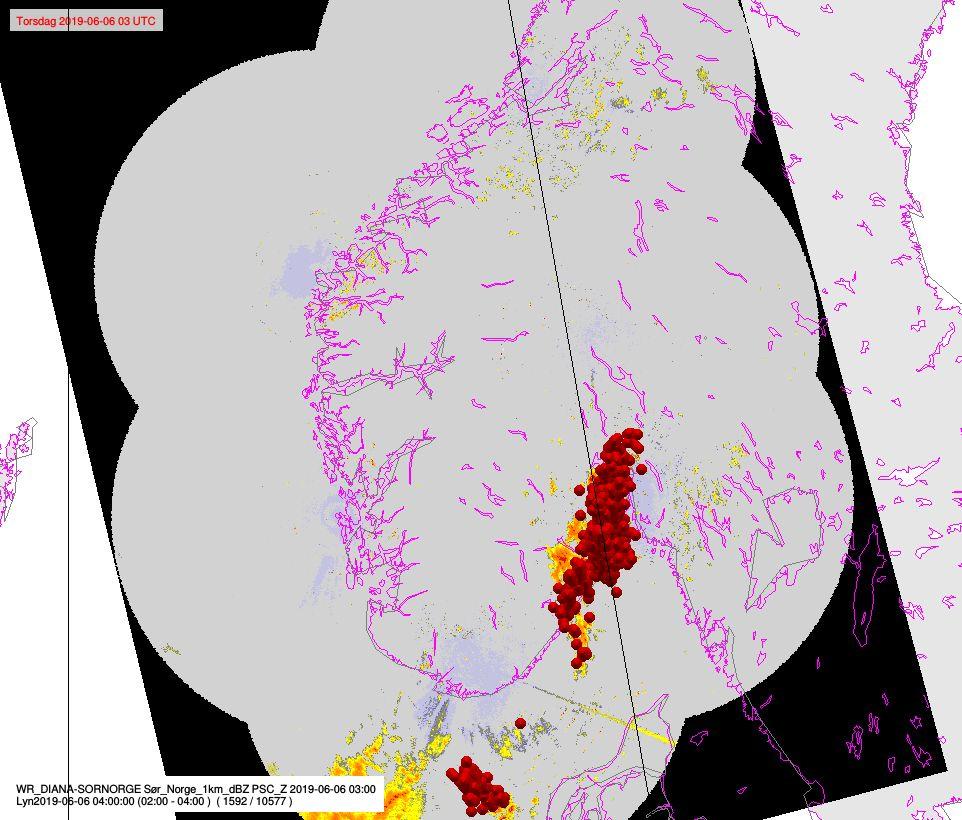 Figur 7. Nedbør og lyn natt til torsdag. Torsdag ettermiddag var det utbredt lynaktivitet i varmsektor (figur 7).