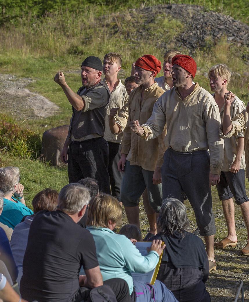 Jernverksspillet «Menn av malm, jenter av jern» Sted: Det historiske spillet «Menn av malm, jenter av jern» framføres i år for 19. gangen i det naturlige amfiet i Feiring jernverk.