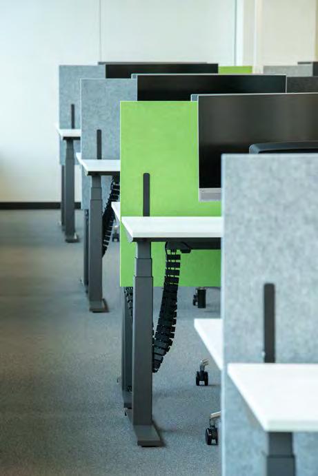 E IN ALL OFFICES both in the individual offices and in the call centres and group offices the client called for SITAGPOINT Tec2 Mesh operator swivel chairs.