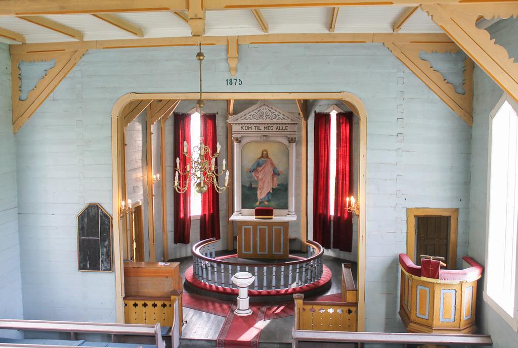 Den gamle altertavla, døypefonten og preikestolen står der som eit symbol for gode opplevingar for mange.