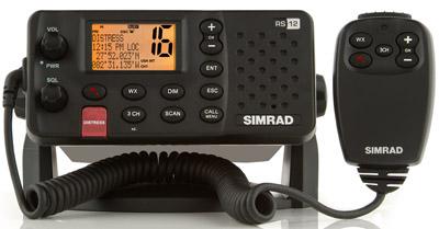 Stasjonær VHF-radio med DSC RS12 hovedfunksjoner: Rimelig stasjonær VHF-radio med microfon og alle ordinære funkjoner.
