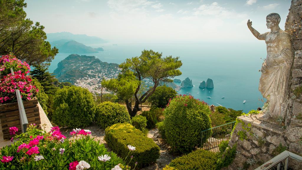 Fottur Amalfikysten og Sorrentohalvøya Denne fotturferien er en fin måte å oppleve Amalfi, den vestlige delen av den sorrentiske halvøya og nydelige Sorrento.