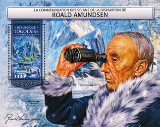 N MÅNEDENS TILBUD Roald Amundsen To miniark fra Togo, utgitt i 2018. Det ene med 4 merker og den andre med ett merke.