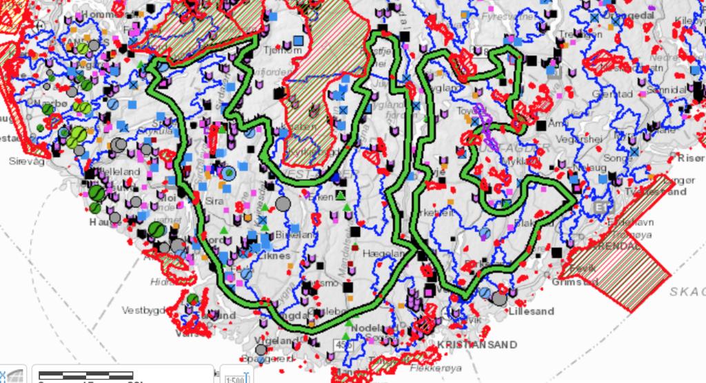 Samme kart over hele område 52 og 53 som også inkluderer vernede naturområder, vassdrag (blå markering) og naturreservater (rød markering).