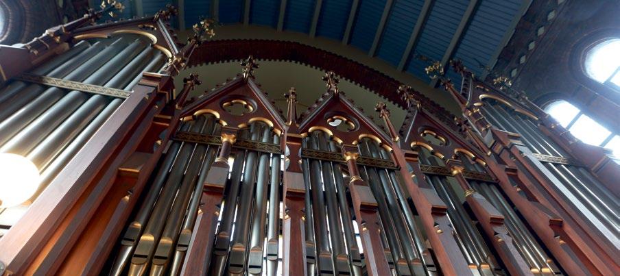 Sagene kirke har et historisk orgel på galleriet. Det ble bygget av den tyske orgelbyggeren Albert Hollenbach til kirkens innvielse i 1891.