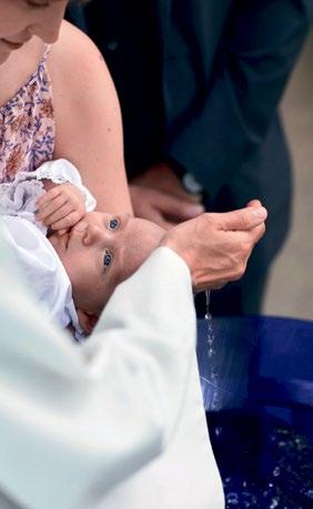 Et nytt barn har kommet til verden. Et nytt familiemedlem. Et skjørt lite menneske med et helt liv og en hel verden foran seg.