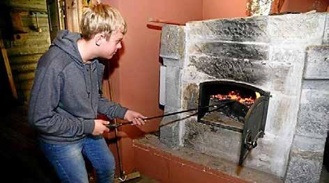 mye kunnskap som mange i skolen ikke har, samt at de har en del kontakter i nærmiljøet som også trekkes inn. Mye av denne kunnskapen ser vi som viktig å i vare ta, og formidle videre.