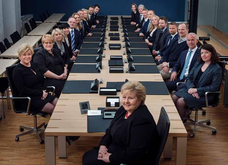 POLITIKK Av Inge Øpstad Regjeringen Solberg i regjeringskonferanse 23. april 2018 i Glacisgata 1.