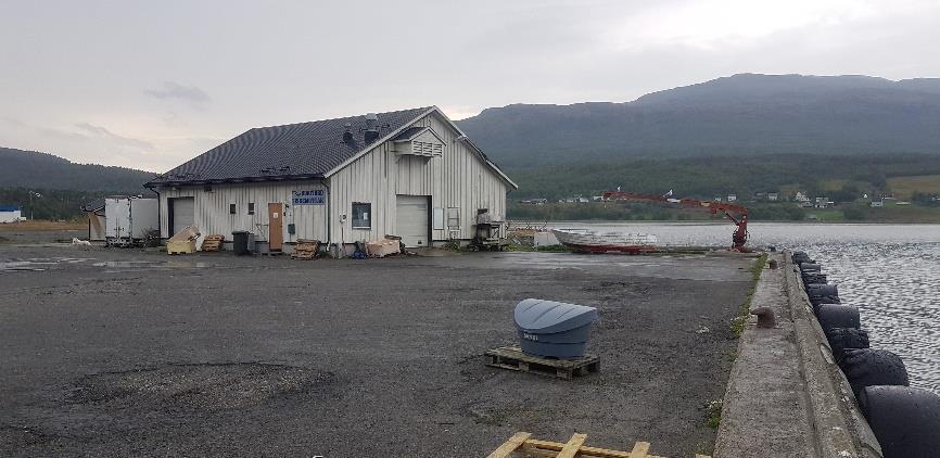 HAVNESAMARBEIDSPROSJEKT: «STYRKET SAMARBEID MELLOM HAVNENE I NORD-TROMS» På Lauksletta benyttes havna i dag av havbruksaktører, reiselivsaktører, fiskere og fritidsflåte.