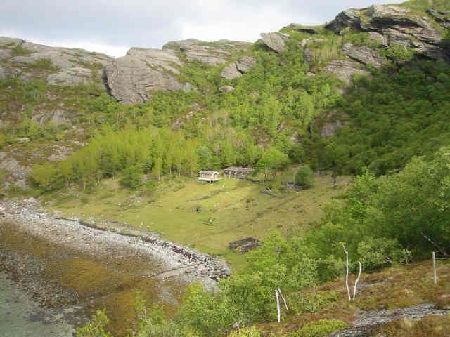 til at målet om å stanse tapet av biologisk mangfold. Nasjonale virkemidler er det generelle areal- og kulturlandskapstilskudd og tilskudd til dyr på beite.