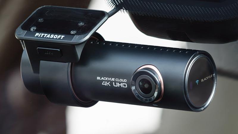 (a) Bilde 11 The onboard video equipment: the dashcam mounted on the front