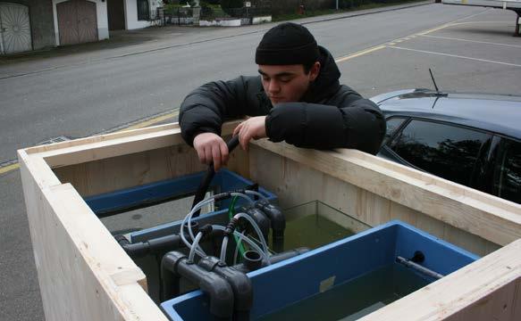 Nachdem wir die PVC-Vorrichtung fertiggestellt hatten und erste Probedurchgänge starteten, traten Probleme bei der Wasserzirkulation auf: Unser Siphon-System saugte das Wasser nicht ab.