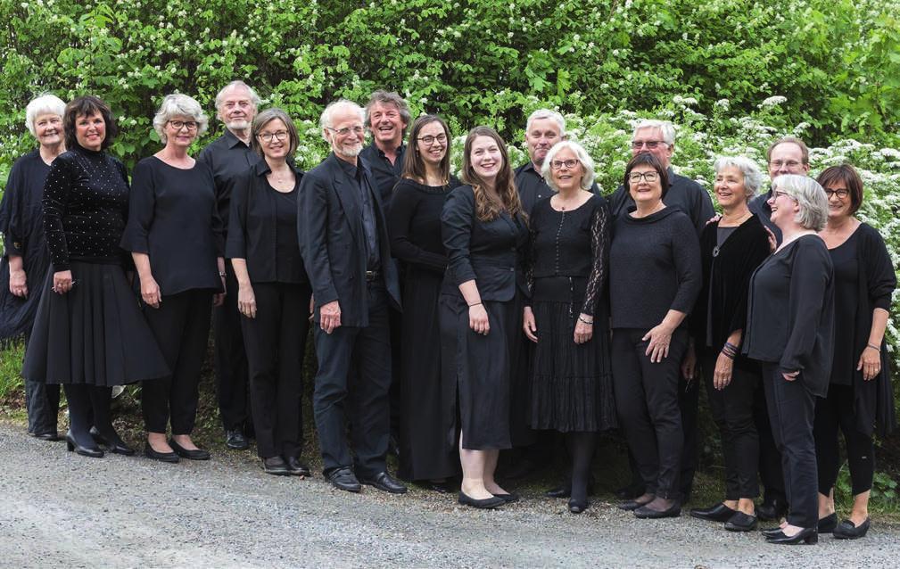 Rutter komponerte sitt Requiem i 1985 og verket har siden blitt et standardverk innen korlitteraturen. På denne konserten fremføres også et utdrag fra Karl Jenkins sin Messe for fred.