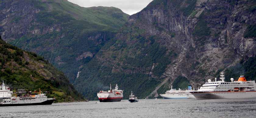 UTSLIPP: Cruiseskipene står for over 90 prosent av svovelutslippene (SO x) i verdensarvfjordene.