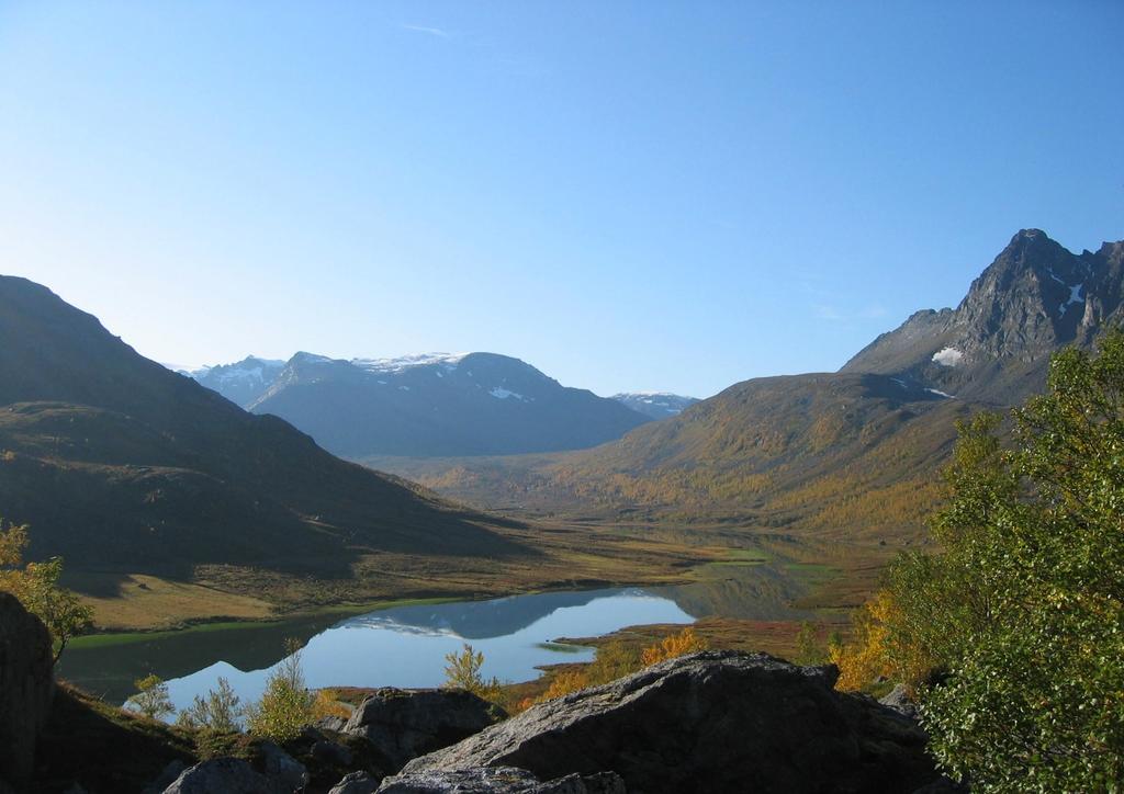 #06 Andersdalen og Søndre-Tverrfjorddalen (registrert friluftslivsområde) Sør-tverrfjorddalen Andersdalen og Søndre-Tverrfjorddalen utfartsområde Friluftslivsområdet omfatter turområdene som ligger i