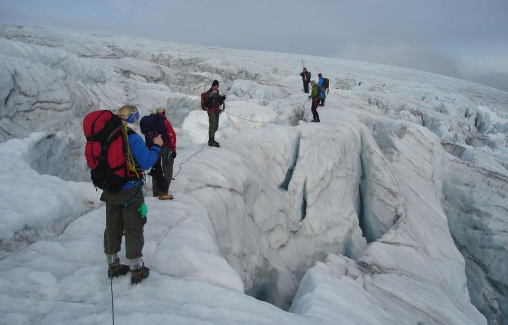 #08 Øksfjordjøkelen (svært viktig friluftslivsområde) Bilde av bretur Jøkelfjorden 2013.